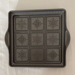 Nordic Ware | English Shortbread Pan in Sweet Snowflakes